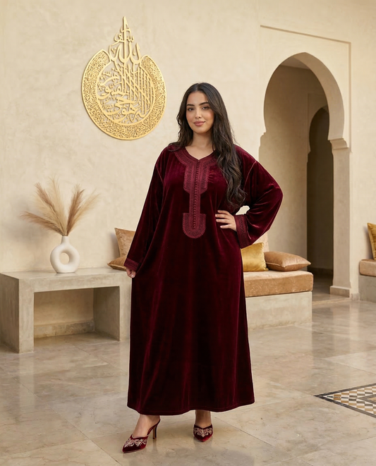 قفطان مغربي مخملي بألوان طوندونس – أناقة تقليدية بلمسة عصرية